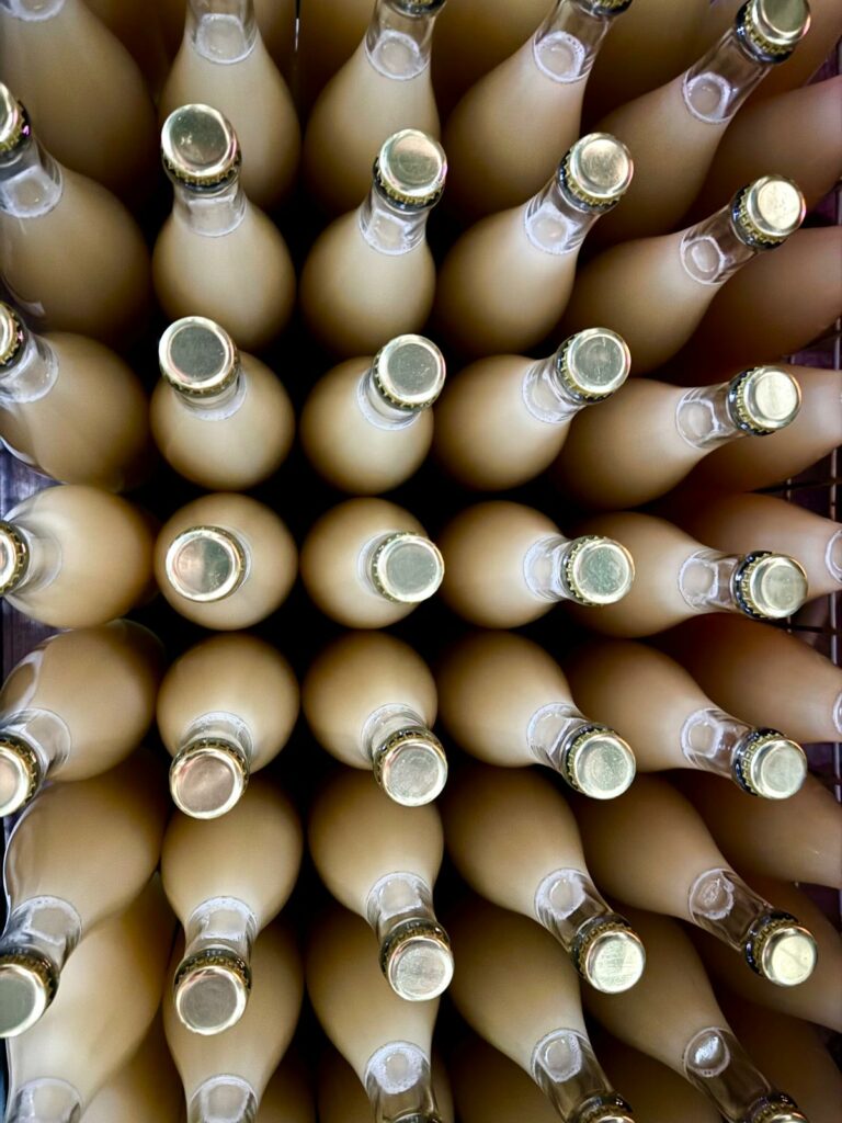 Vinos de As Londras ya embotellados.