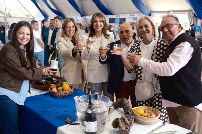 La feria cuenta con 36 productores.
