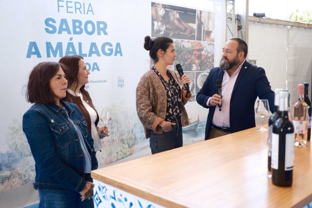Una de las primeras actividades ha sido una cata de vinos de Ronda.